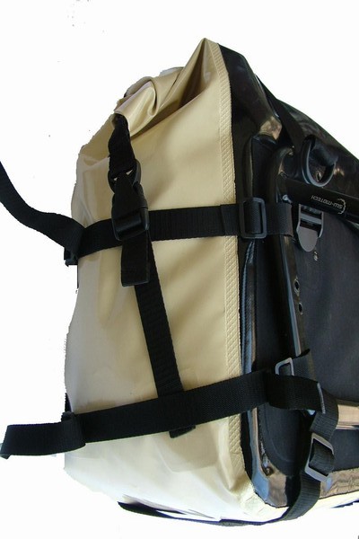explorer-vak-na-motorku-bok-1